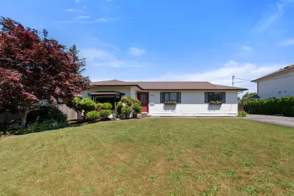 45355 Watson Road, Chilliwack, BC, Chilliwack — Single Family Residence for sale