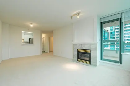 1105 6622 Southoaks Crescent, Burnaby, BC, Burnaby — Apartment/Condo for sale