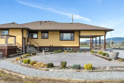 8562 Gledhill Road, Mission, BC, Mission — Single Family Residence for sale