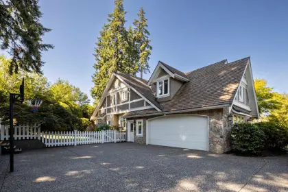 2296 Chantrell Park Drive, Surrey, BC, Surrey — Single Family Residence for sale