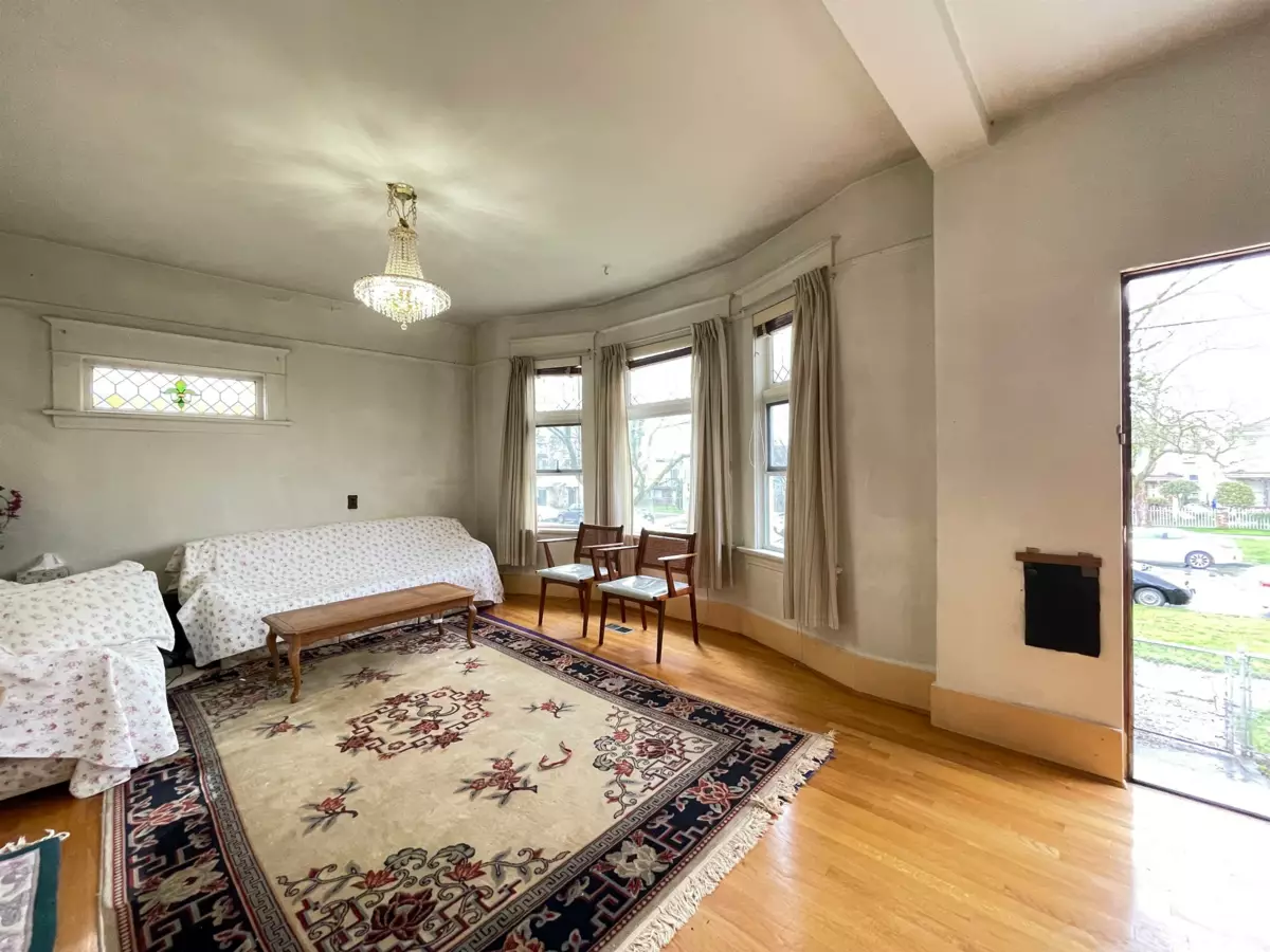 Family Room Photo of 2250 E Pender Street, Vancouver, BC