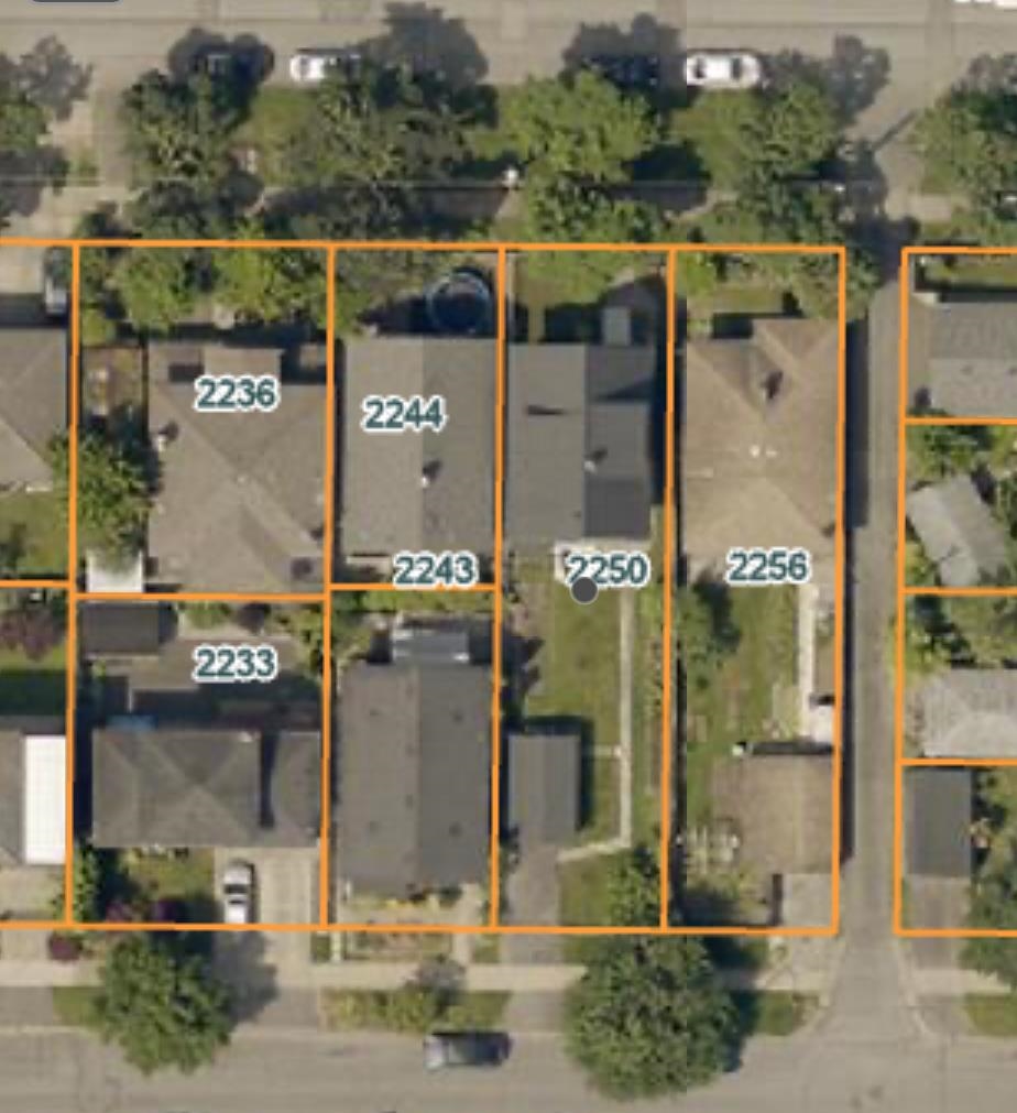 Staircase Photo of 2250 E Pender Street, Vancouver, BC