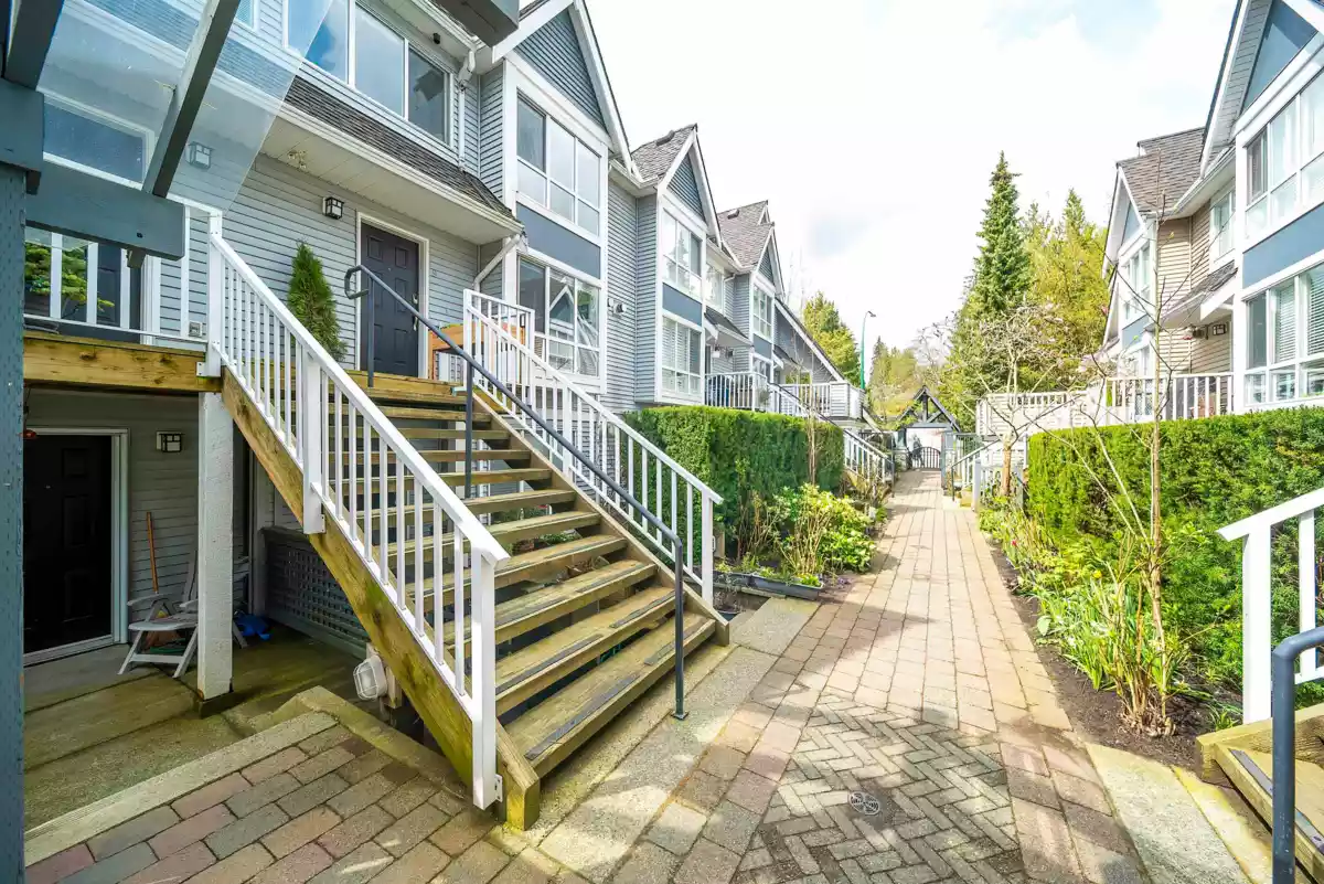 Family Room Photo of 15 1015 Lynn Valley Road, North Vancouver, BC