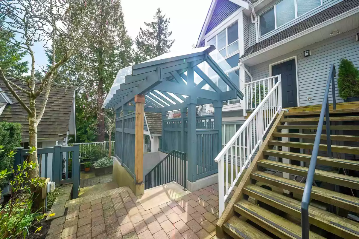 Living Room Photo of 15 1015 Lynn Valley Road, North Vancouver, BC