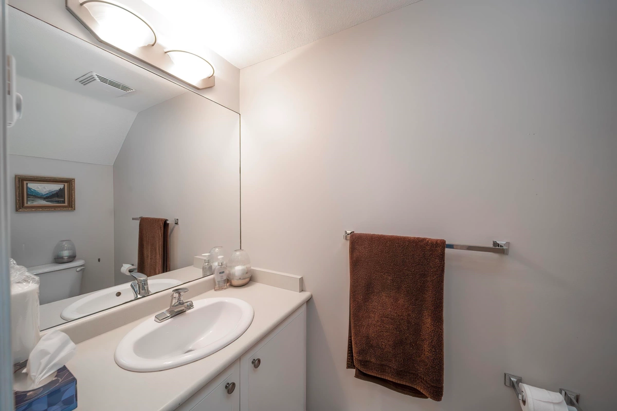 Walk-In Closet Photo of 15 1015 Lynn Valley Road, North Vancouver, BC