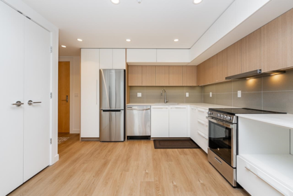 512 9888 University Crescent, Burnaby, BC, Burnaby — Apartment/Condo for sale