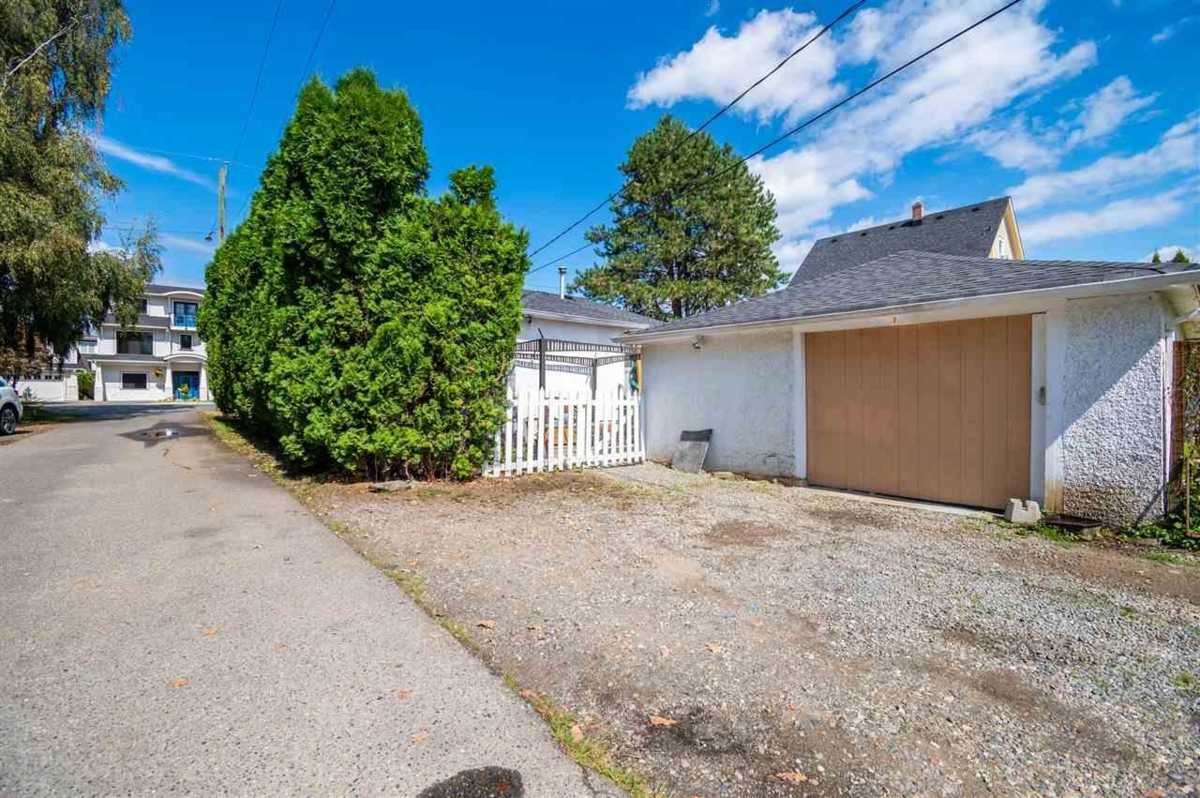 Breakfast Nook Photo of 46080 First Avenue, Chilliwack, BC