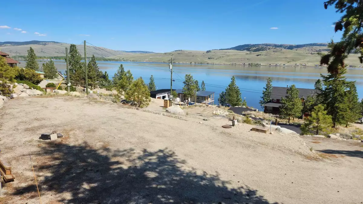 Breakfast Nook Photo of 6461 Monck Park Road, No City Value, BC