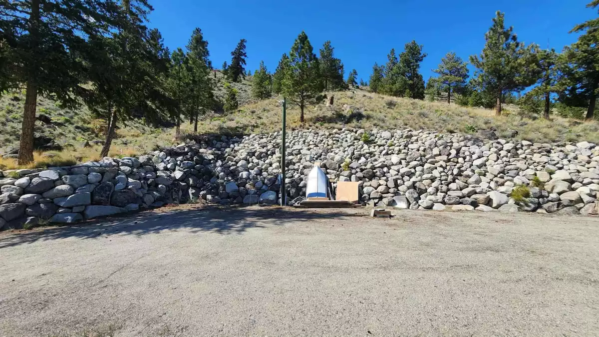 Kitchen Island Photo of 6461 Monck Park Road, No City Value, BC