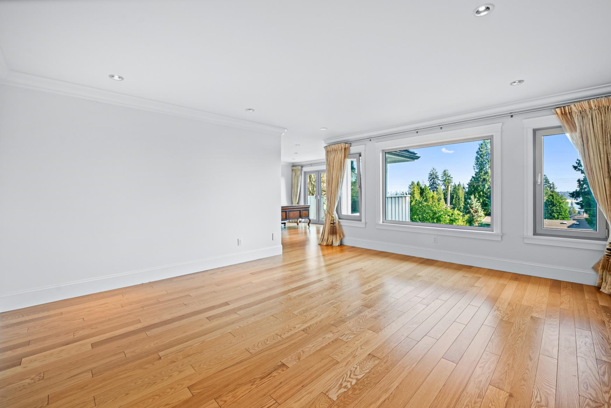 Basement Recreation Room Photo of 1361 Mathers Avenue, West Vancouver, BC