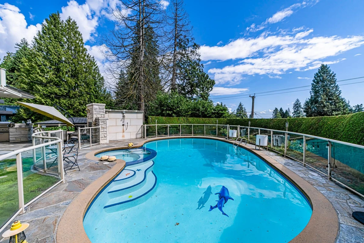 Dining Area Photo of 1361 Mathers Avenue, West Vancouver, BC