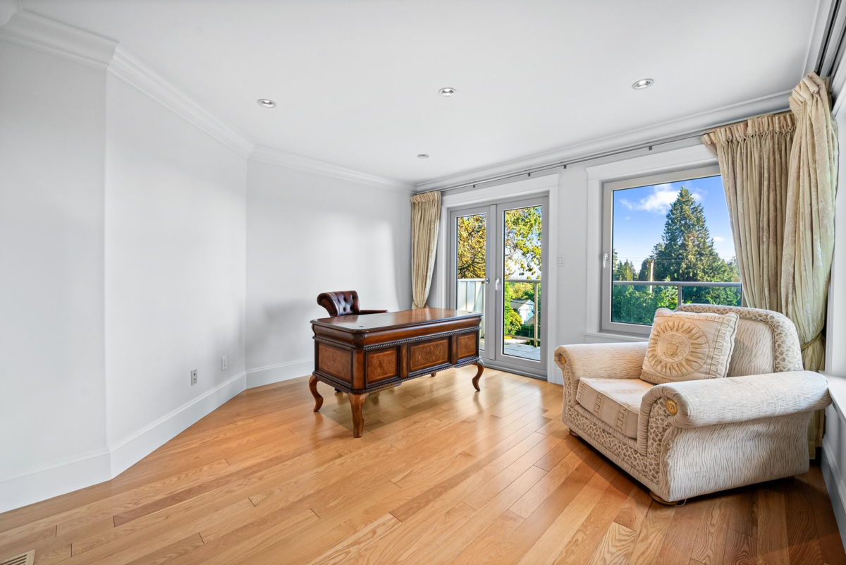 Entry Foyer Photo of 1361 Mathers Avenue, West Vancouver, BC