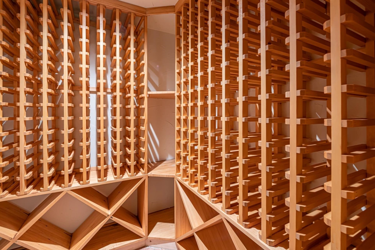 Garden / Landscaping Photo of 1361 Mathers Avenue, West Vancouver, BC