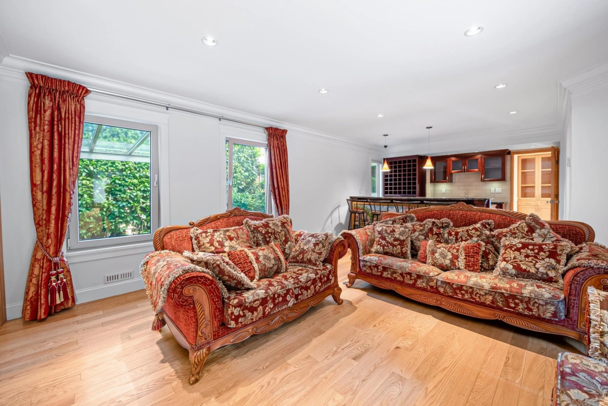 Guest Bathroom Photo of 1361 Mathers Avenue, West Vancouver, BC