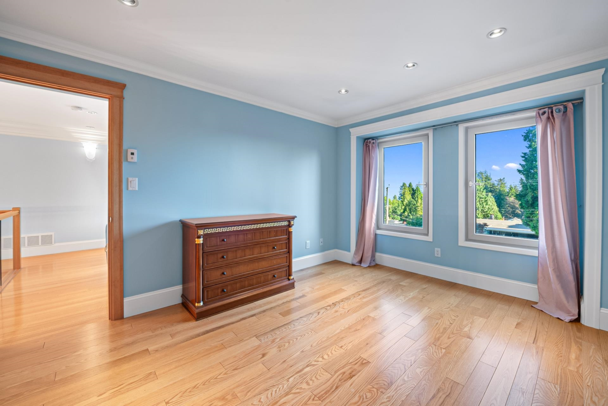 Outdoor Deck Photo of 1361 Mathers Avenue, West Vancouver, BC