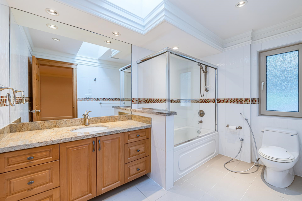 Outdoor Patio Photo of 1361 Mathers Avenue, West Vancouver, BC