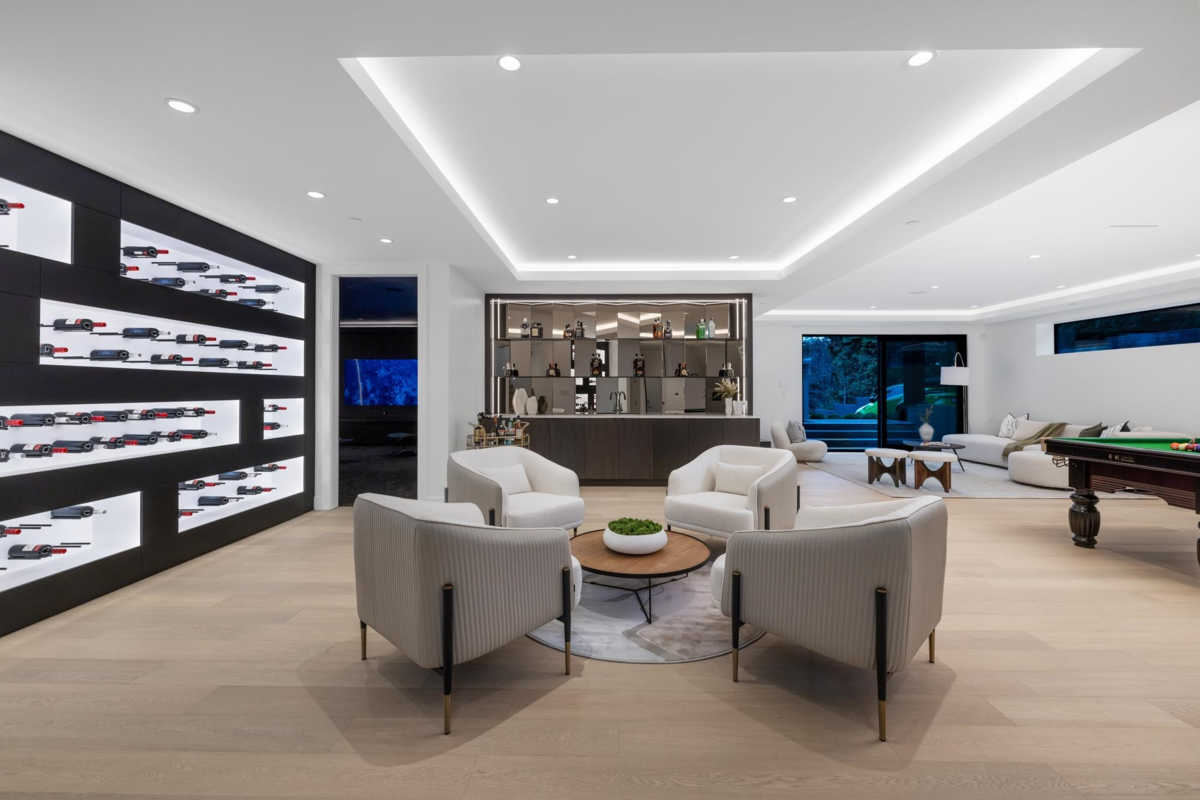 Backyard Photo of 449 Hillcrest Street, West Vancouver, BC