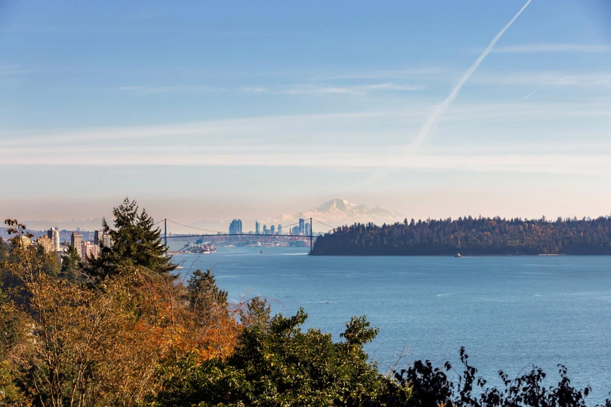 Family Room Photo of 449 Hillcrest Street, West Vancouver, BC