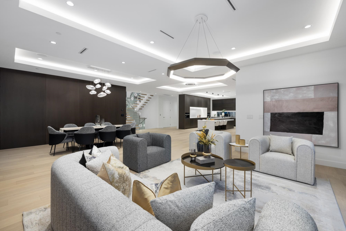 Guest Bathroom Photo of 449 Hillcrest Street, West Vancouver, BC