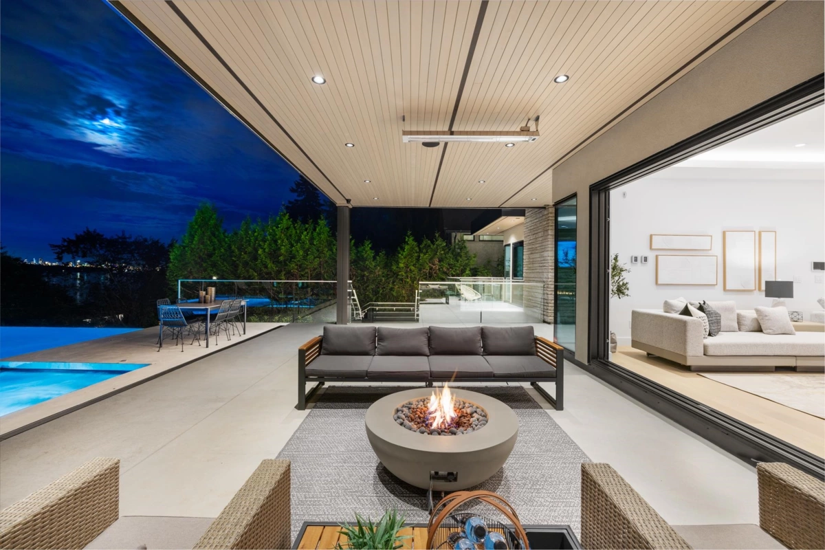 Laundry Room Photo of 449 Hillcrest Street, West Vancouver, BC