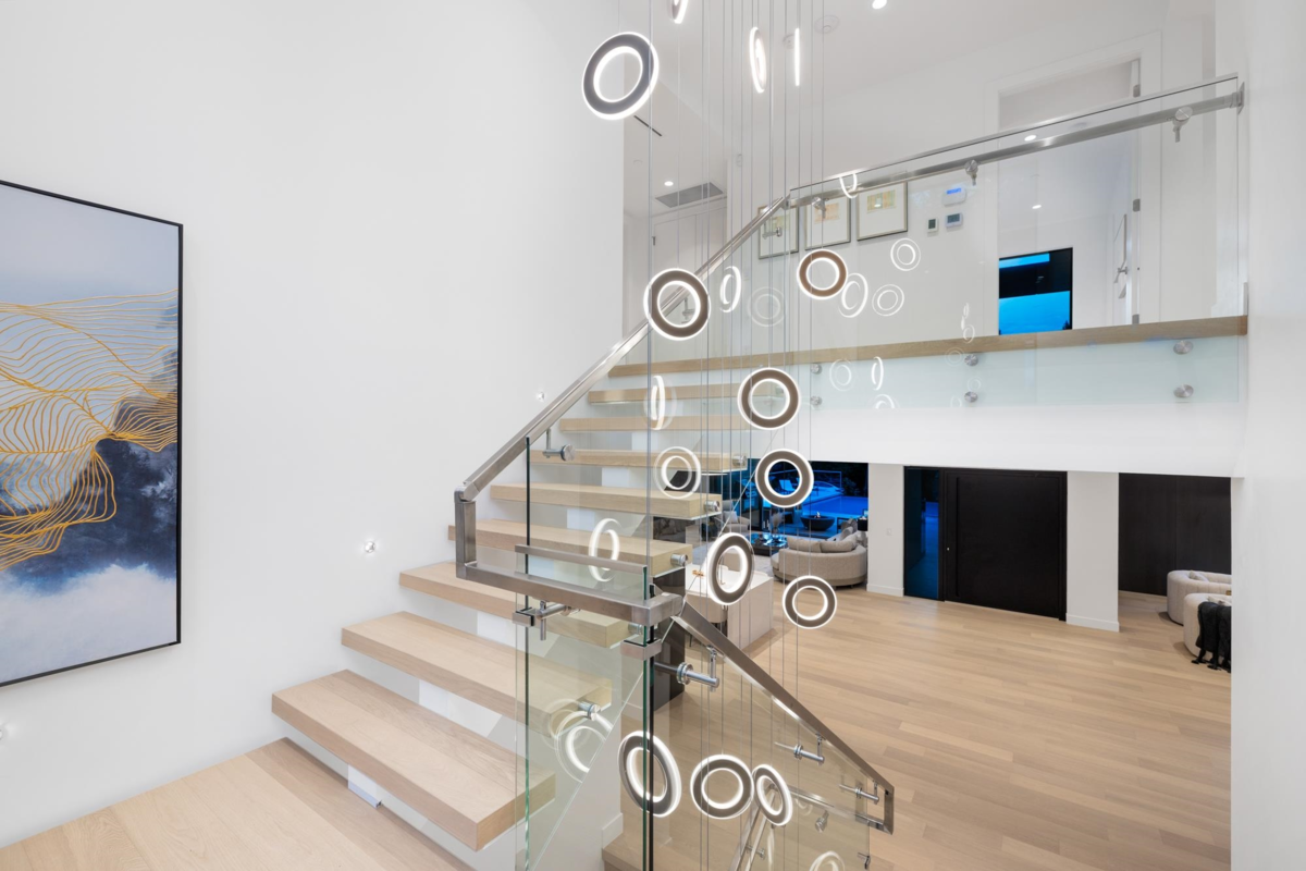 Neighborhood Park Photo Near 449 Hillcrest Street, West Vancouver, BC