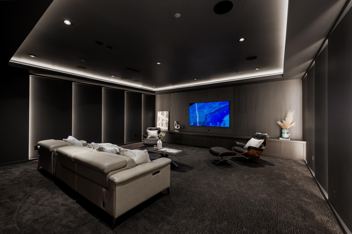 Outdoor Patio Photo of 449 Hillcrest Street, West Vancouver, BC