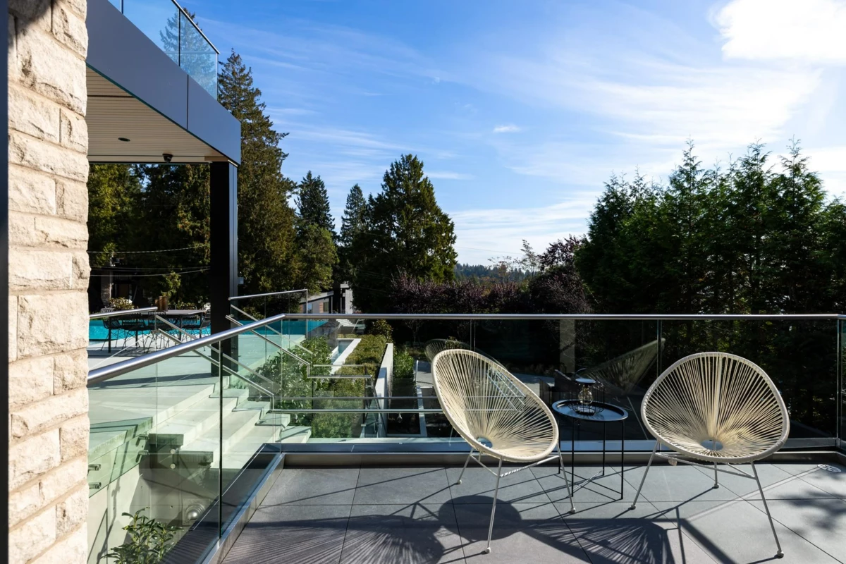 Powder Room Photo of 449 Hillcrest Street, West Vancouver, BC