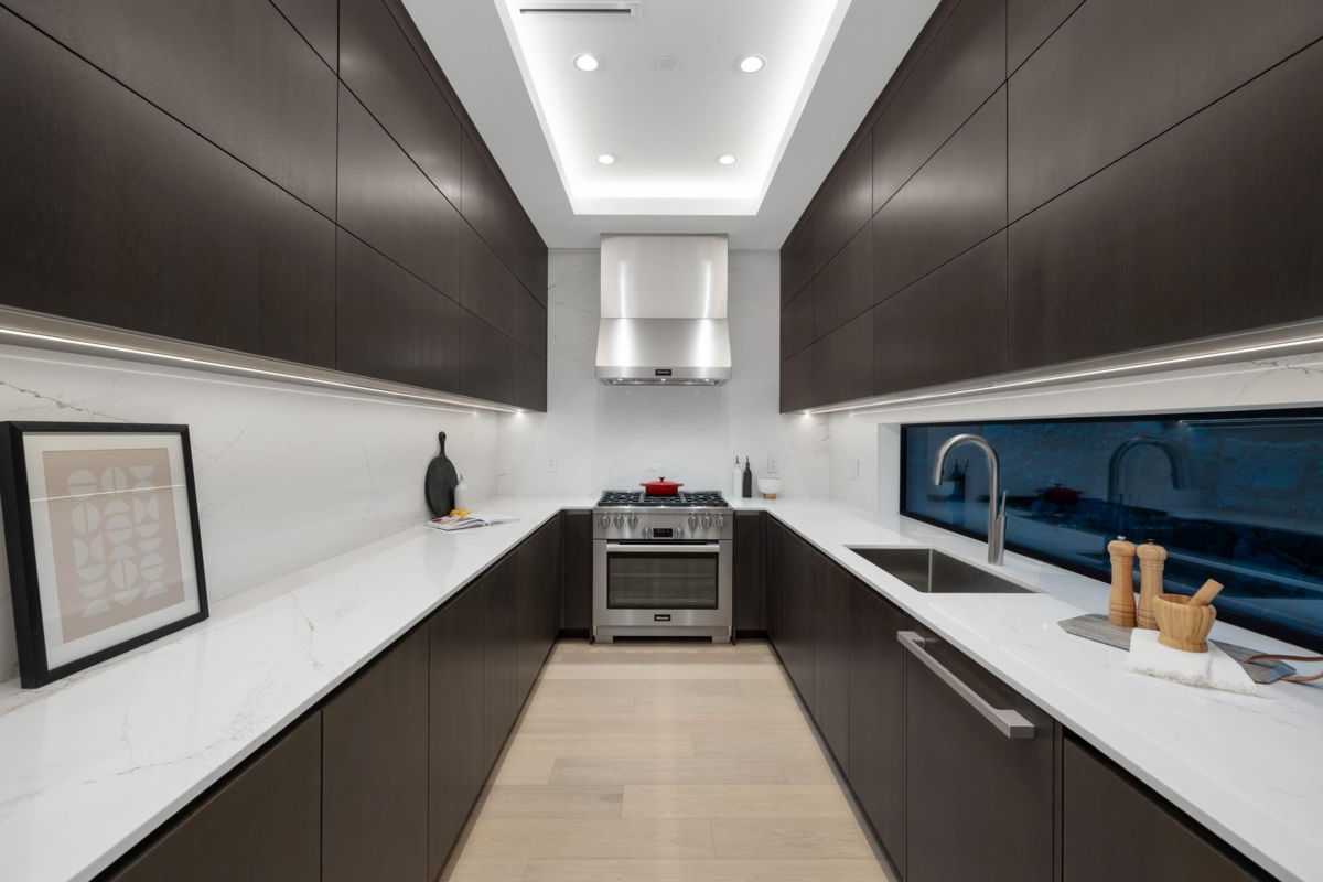 Primary Bathroom Photo of 449 Hillcrest Street, West Vancouver, BC