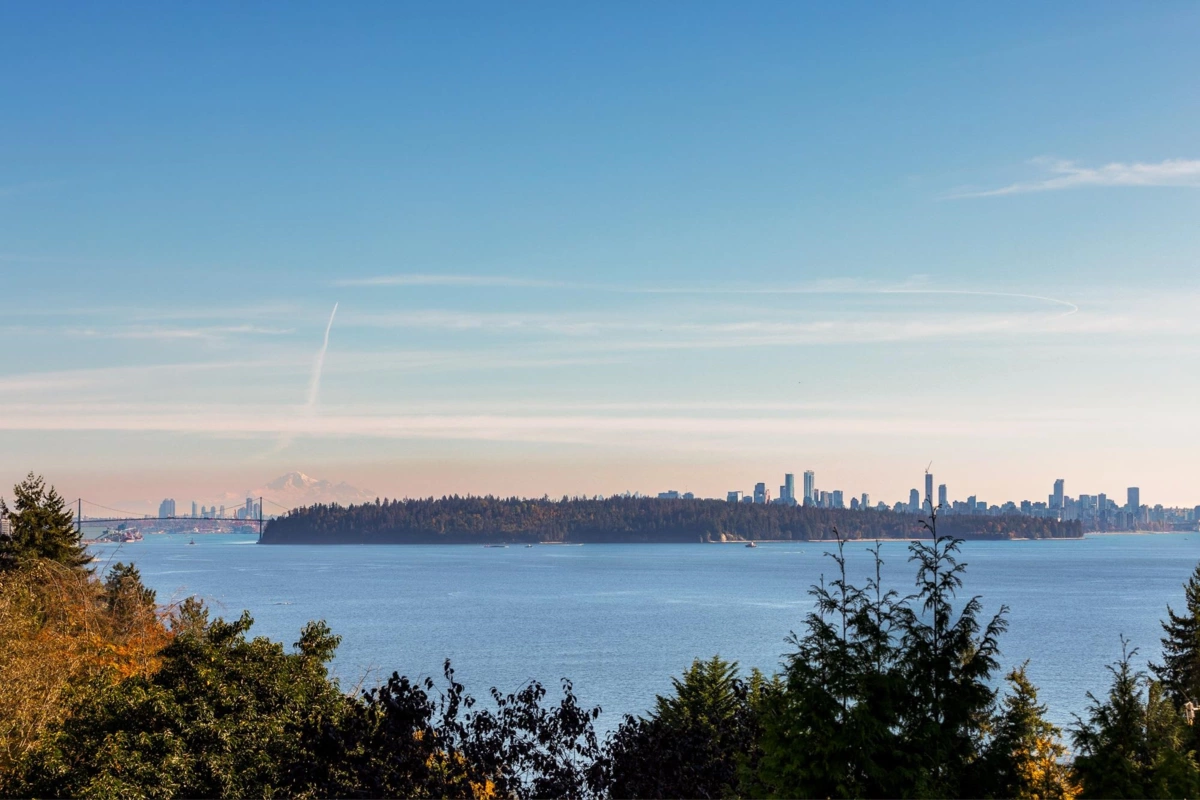 Street View Photo of 449 Hillcrest Street, West Vancouver, BC