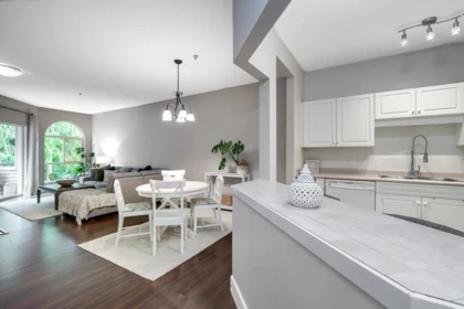 405 3176 Gladwin Road, Abbotsford, BC, Abbotsford — Apartment/Condo for sale