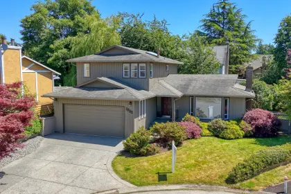 1952 148a Street, Surrey, BC, Surrey — Single Family Residence for sale