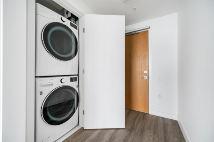 Mudroom Photo of 1303 6511 Sussex Avenue, Burnaby, BC