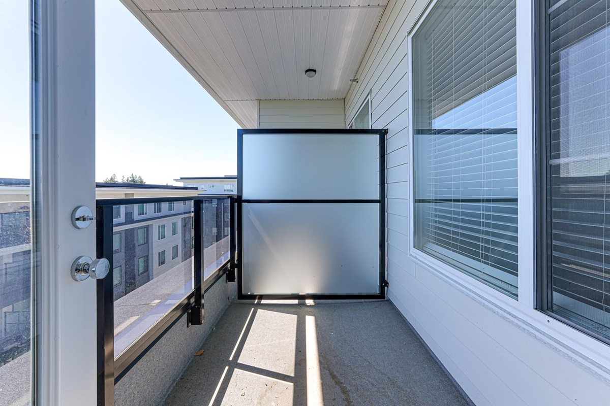 Basement Recreation Room Photo of 610 15858 Fraser Highway, Surrey, BC