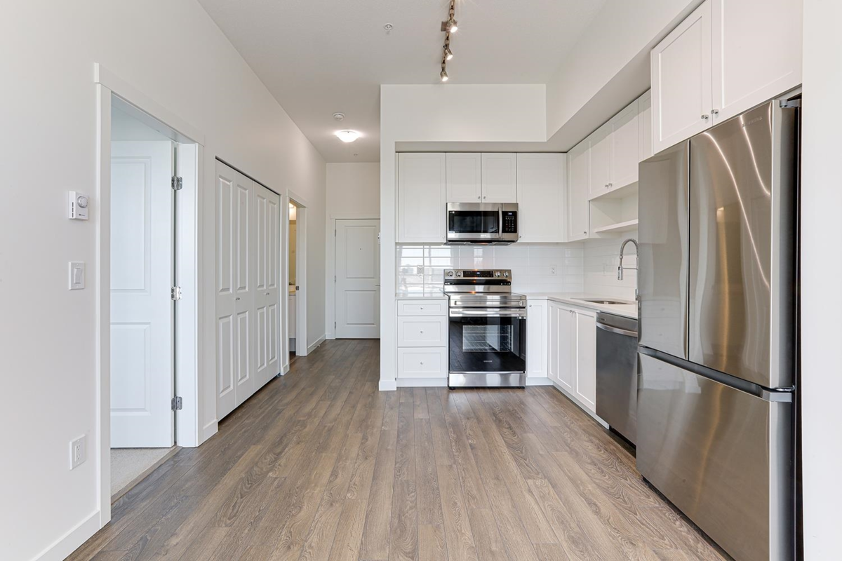 Family Room Photo of 610 15858 Fraser Highway, Surrey, BC