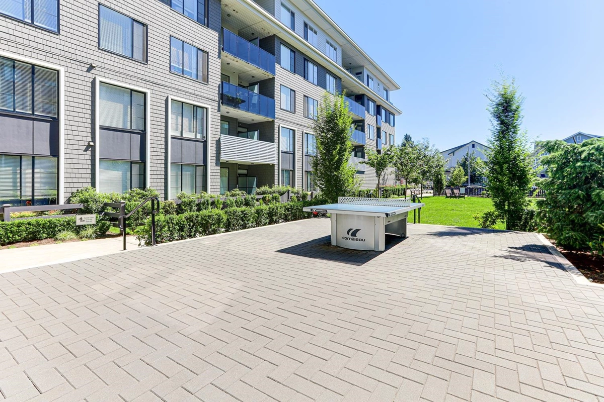 Hallway Photo of 610 15858 Fraser Highway, Surrey, BC