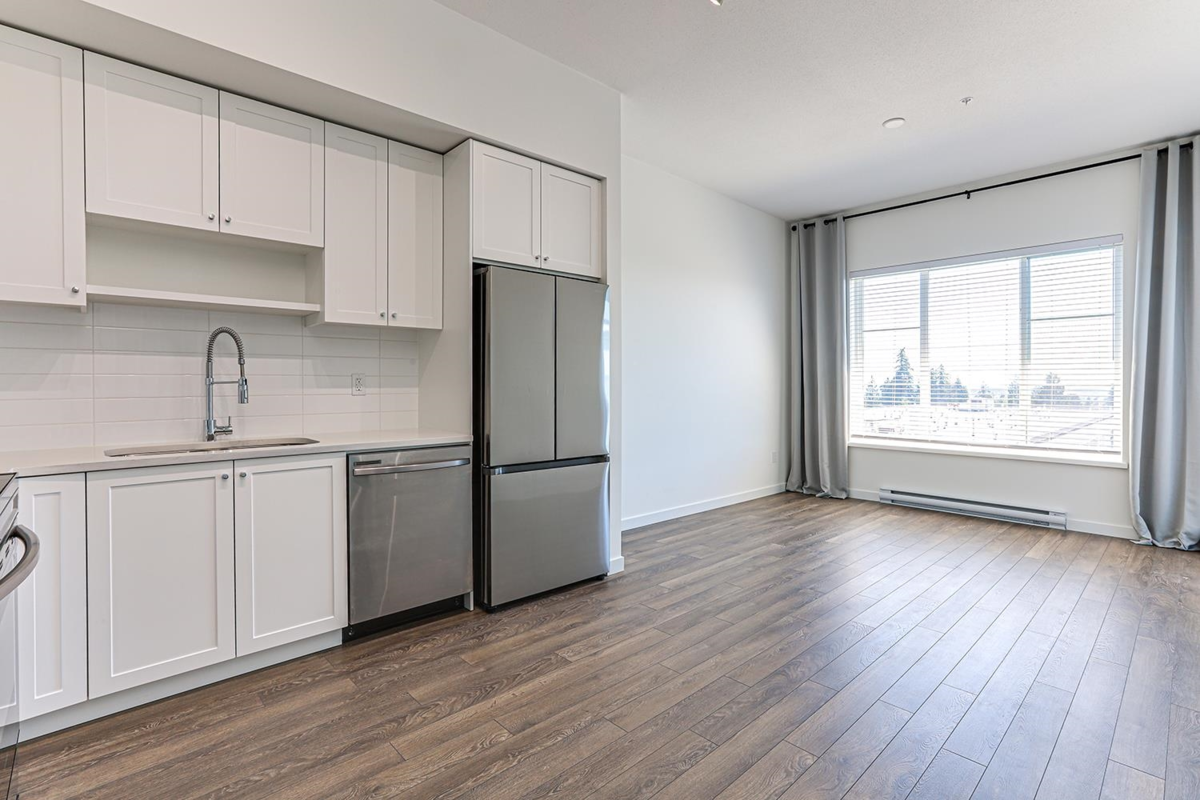 Pantry Photo of 610 15858 Fraser Highway, Surrey, BC