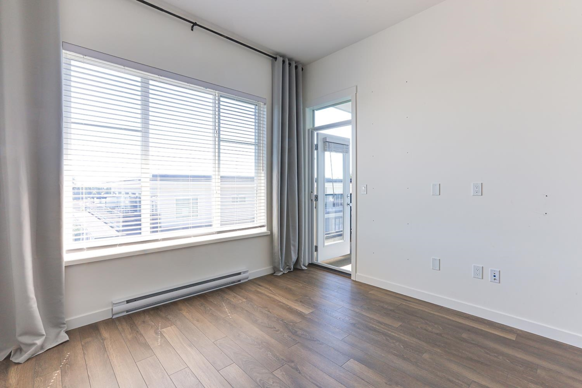 Primary Bedroom Photo of 610 15858 Fraser Highway, Surrey, BC