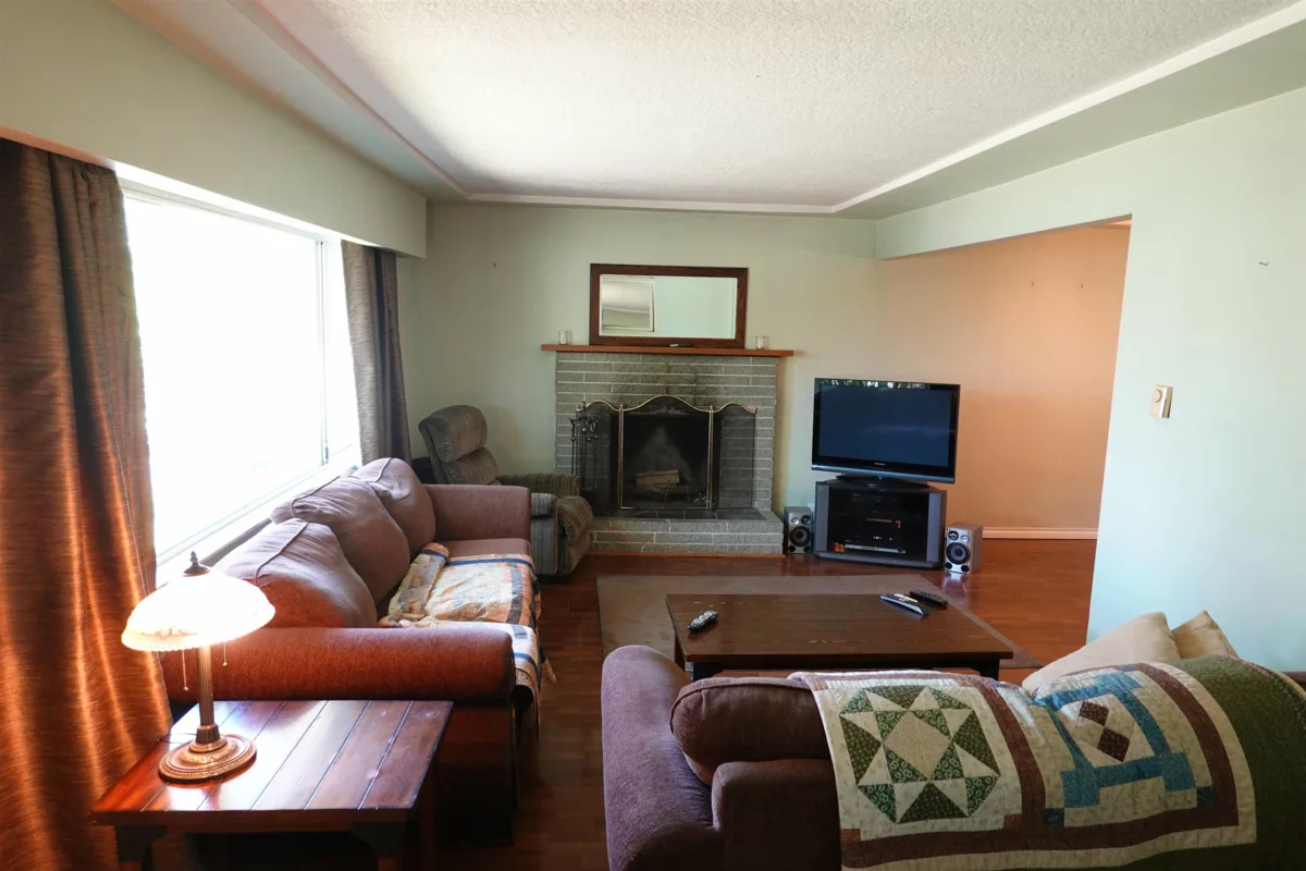 Kitchen Photo of 11052 240 Street, Maple Ridge, BC