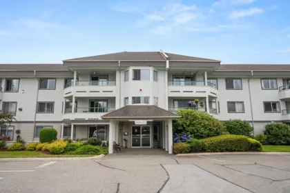 122 2451 Gladwin Road, Abbotsford, BC, Abbotsford — Apartment/Condo for sale