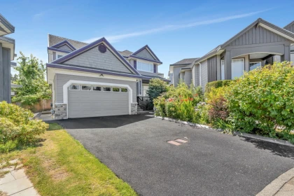 14658 76b Avenue, Surrey, BC, Surrey — Single Family Residence for sale