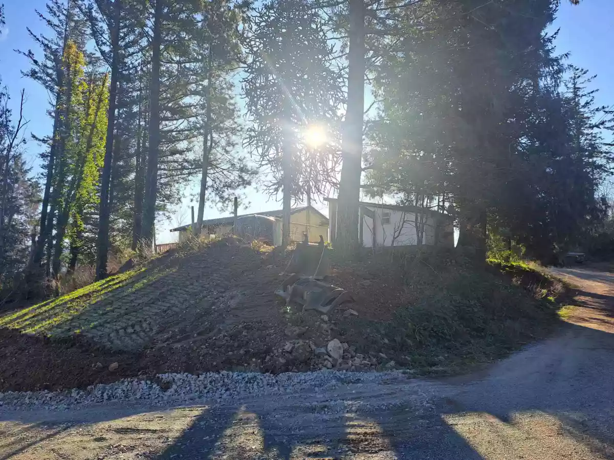 Entry Foyer Photo of 37318 Ward Road, Abbotsford, BC
