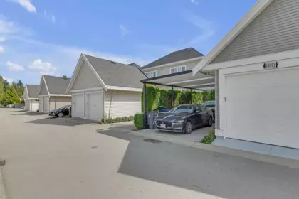 Front Yard Photo of 13971 64 Avenue, Surrey, BC