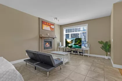 Family Room Photo of 13971 64 Avenue, Surrey, BC
