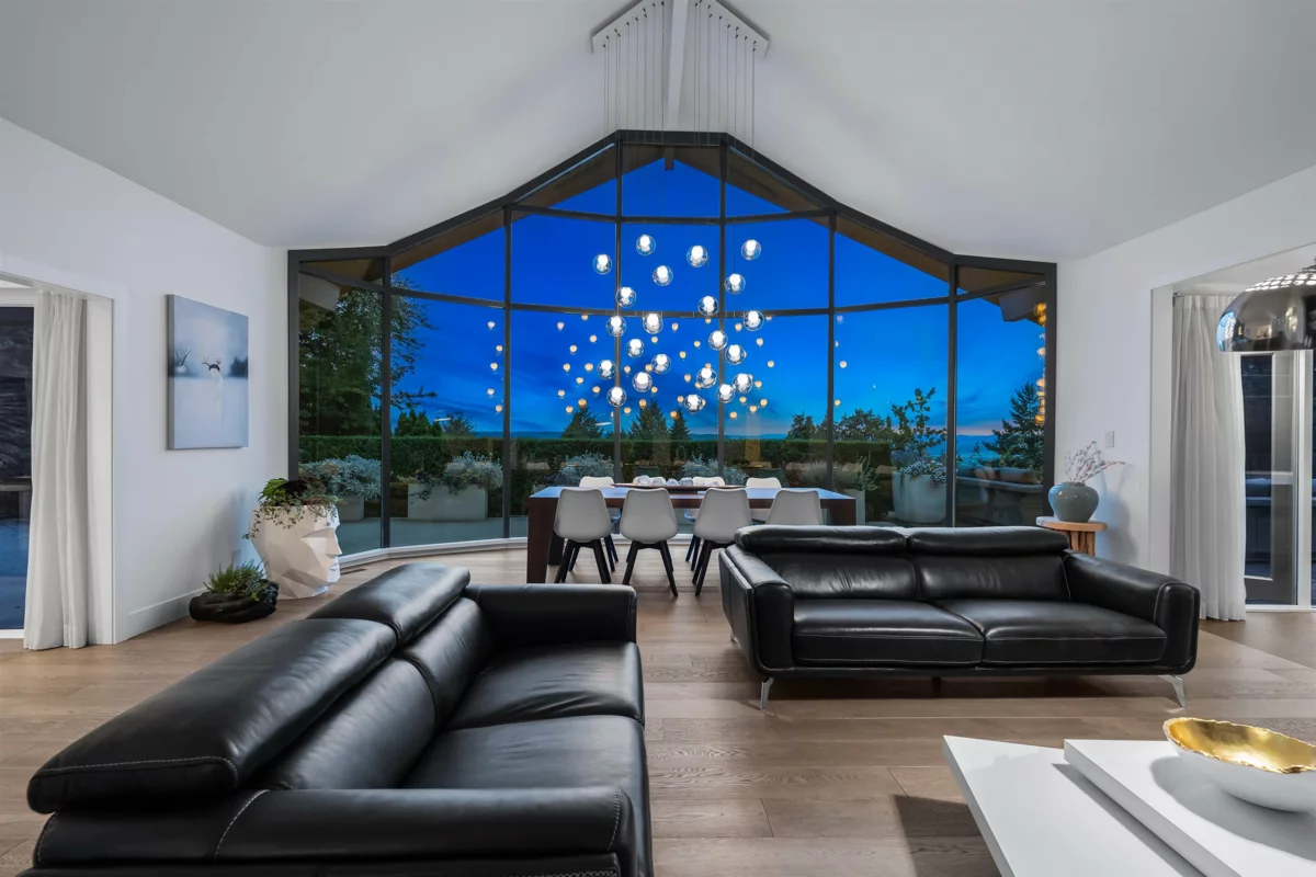 Family Room Photo of 4322 Rockridge Road, West Vancouver, BC