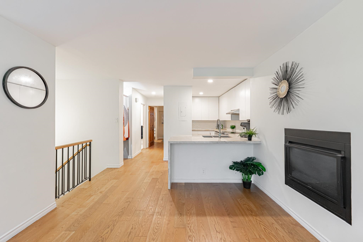 Bedroom 4 Photo of 5 1786 Esquimalt Avenue, West Vancouver, BC