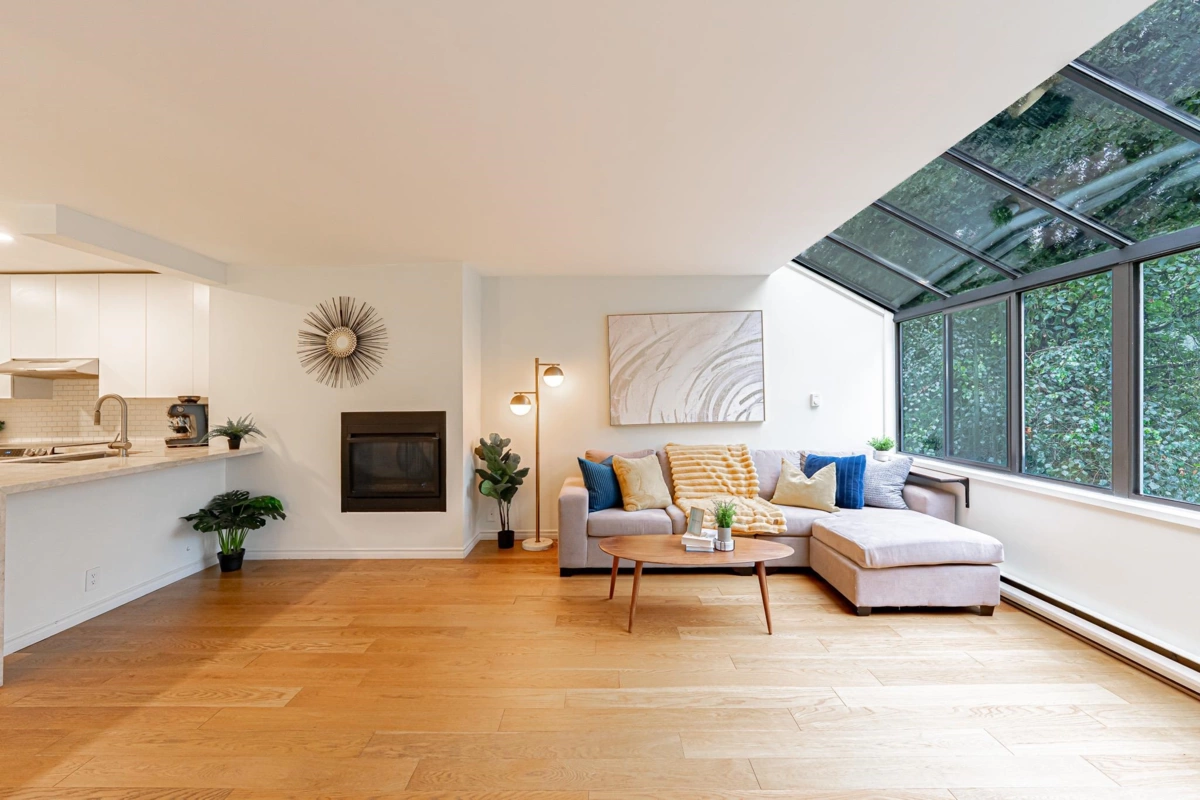 Family Room Photo of 5 1786 Esquimalt Avenue, West Vancouver, BC