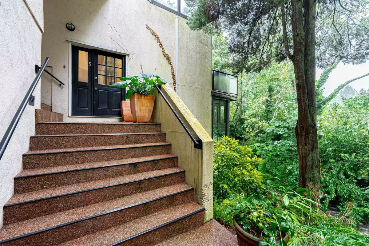 Garden / Landscaping Photo of 5 1786 Esquimalt Avenue, West Vancouver, BC