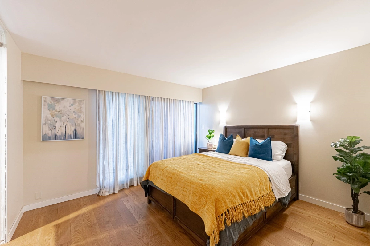 Guest Bathroom Photo of 5 1786 Esquimalt Avenue, West Vancouver, BC