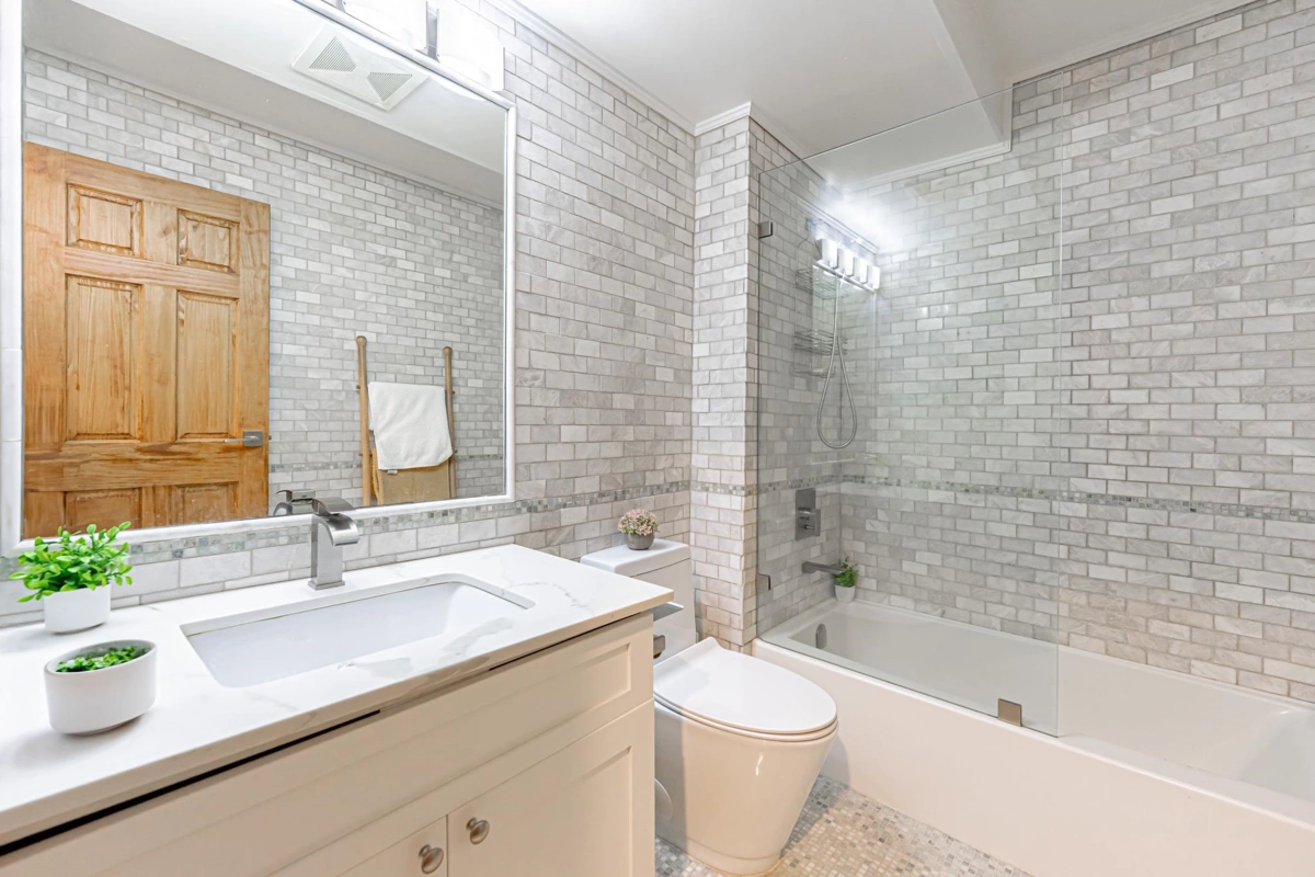 Outdoor Patio Photo of 5 1786 Esquimalt Avenue, West Vancouver, BC