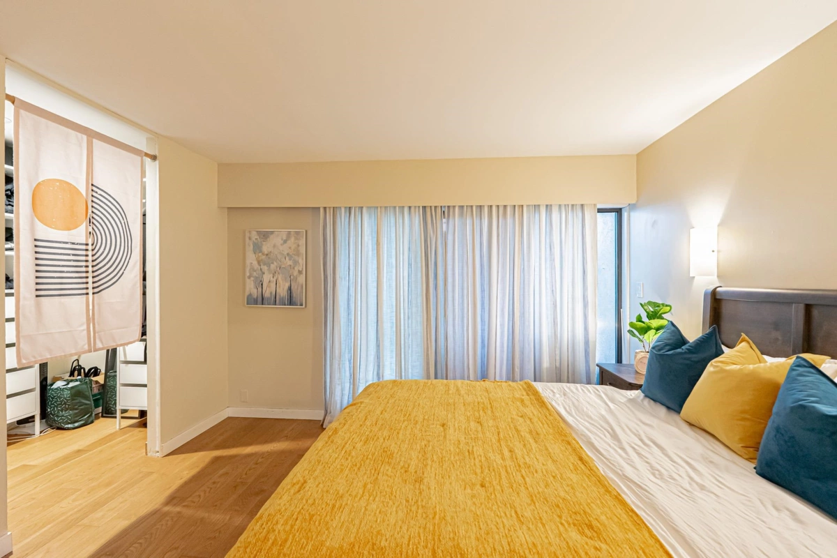 Powder Room Photo of 5 1786 Esquimalt Avenue, West Vancouver, BC